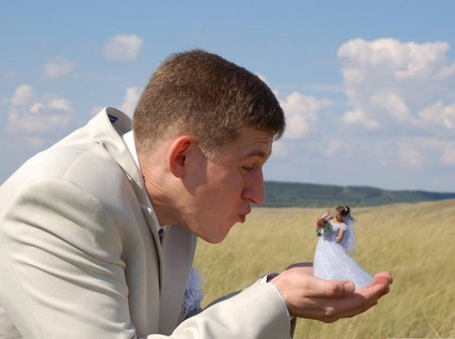 Awfully photoshopped Russian wedding pictures are awesome.