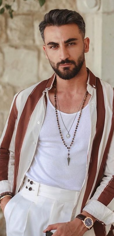 Accessories that you must wear to upgrade your look