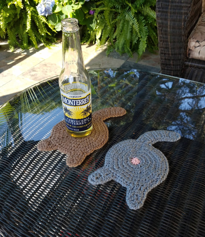Funny cat butt beer coasters.