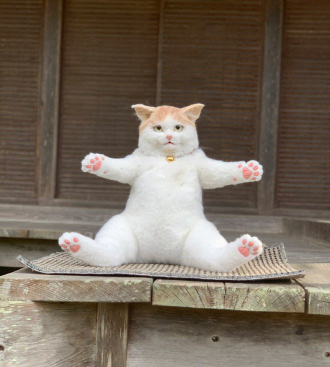 Realistic cat backpack.