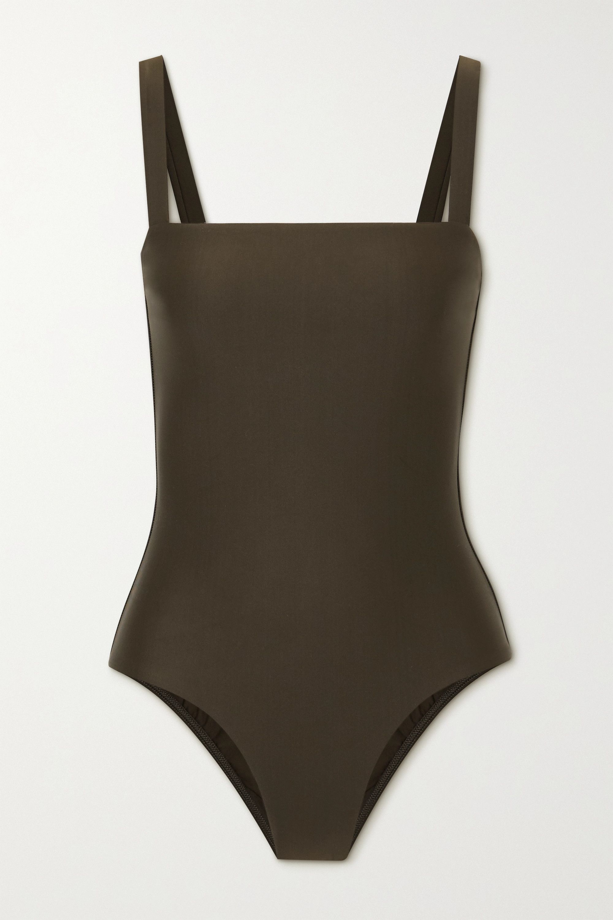 Parisian Girls Approve of These 4 Swim Trends