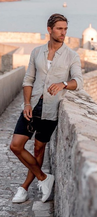 15 Amazing Vacation Outfit Ideas For Men