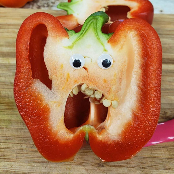 Cutting Bell Peppers Is Much More Fun If You Add Googly Eyes