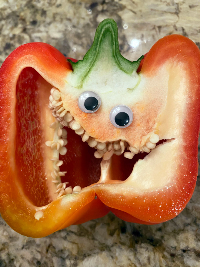 Cutting Bell Peppers Is Much More Fun If You Add Googly Eyes