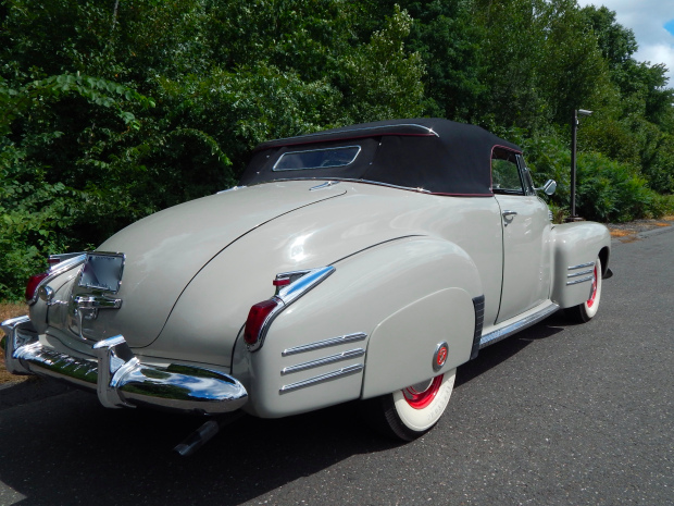 Vintage Cars- 1941 Cadillac Series 62 Convertible