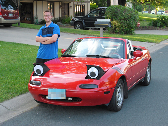 Googly eyes car.