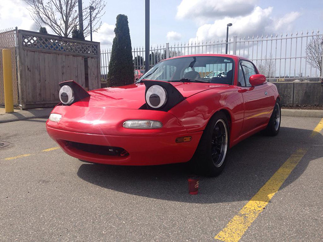 Googly eyes car.