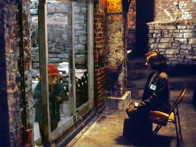 Paddington photoshopped into an iconic movie scene.