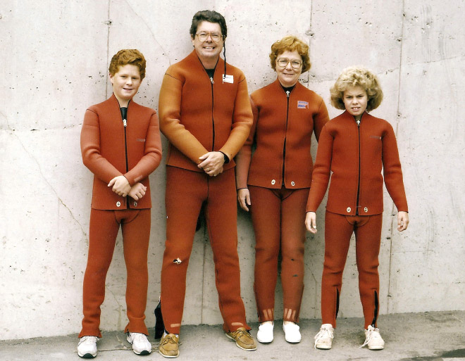 Awkward 1980s family photo.