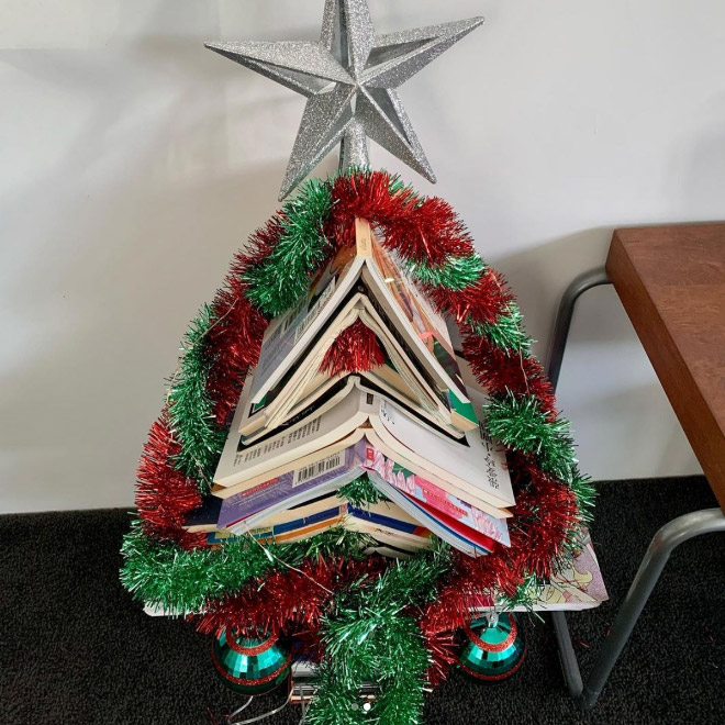 Christmas tree idea for lazy people.