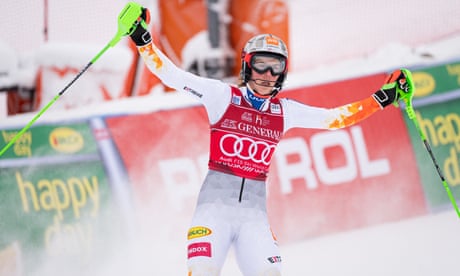 Mikaela Shiffrin keeps overall World Cup lead despite first DNF in four years