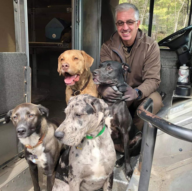 Sometimes UPS drivers meet awesome dogs...