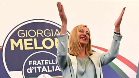 Giorgia Meloni’s right-wing bloc triumphs in Italian election