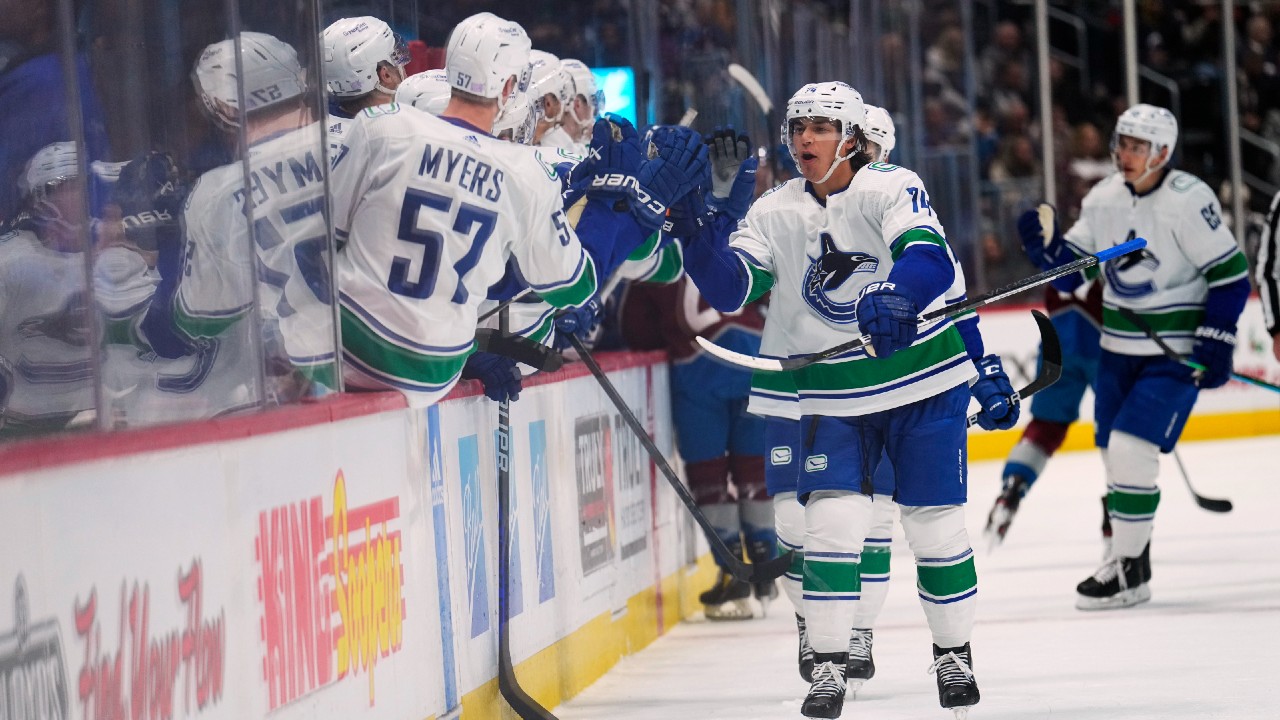 Bear scores winner as Canucks rally past Avalanche for win