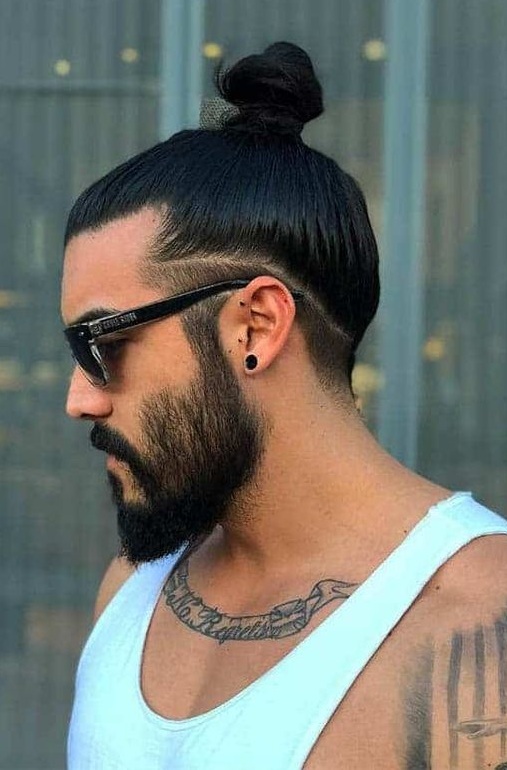 Smooth Man Bun - Hairstyle ideas for Men with long hair Smooth Man Bun - Hairstyle ideas for Men with long hair
