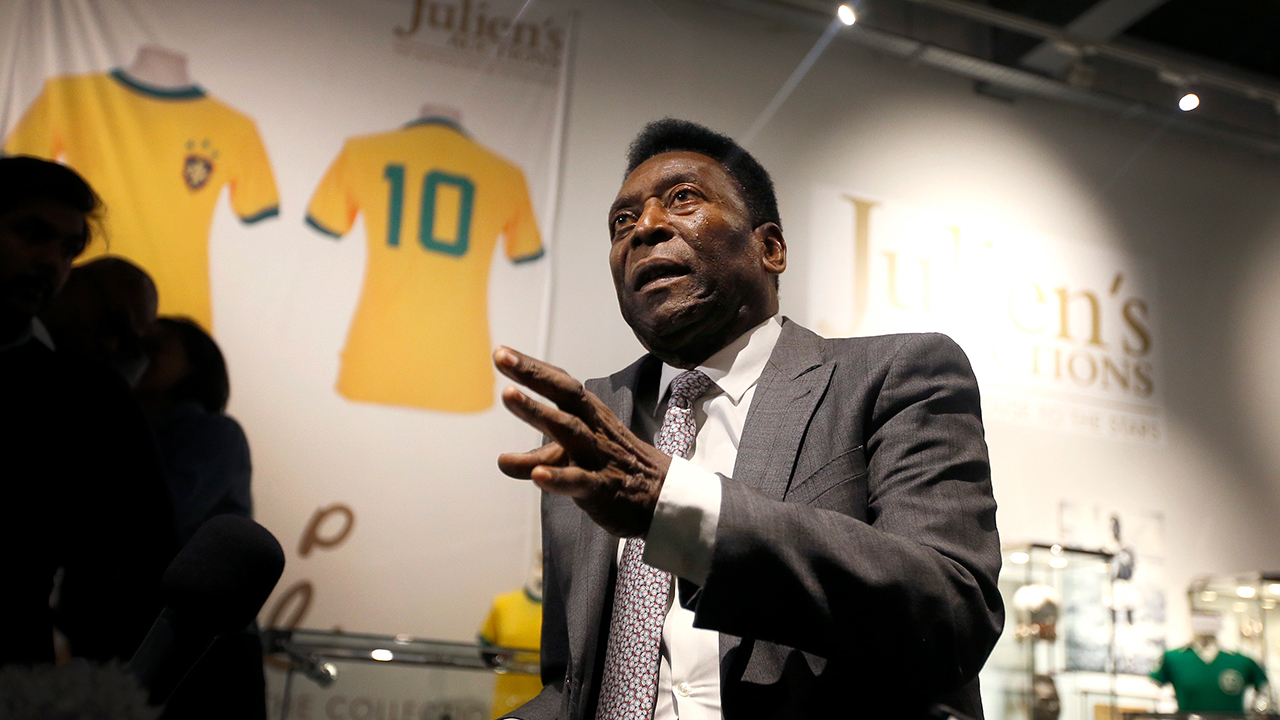 Pele, Brazil’s mighty king of ‘beautiful game,’ dies at age 82