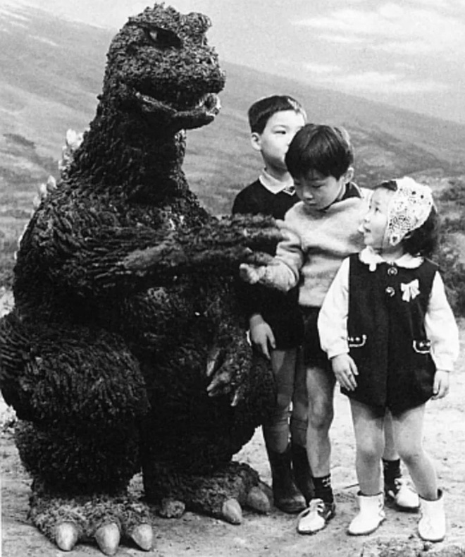 Godzilla: behind the scenes.