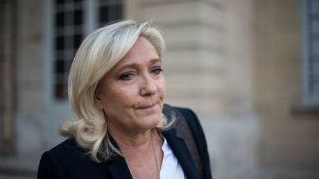 Le Pen calls on France's PM to resign