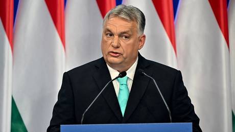 Ukraine a ‘non-existent country’ financially – Orban