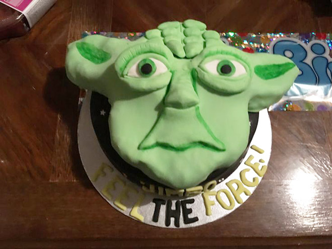 Yoda cake fail.