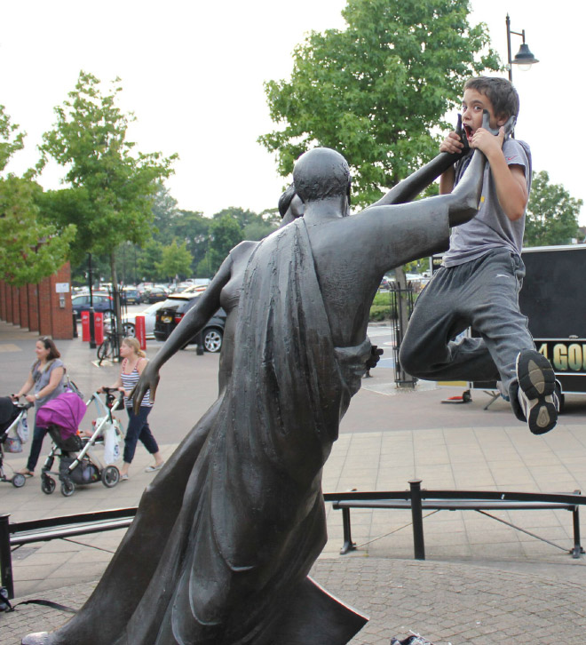 Statues have started to beat up people!