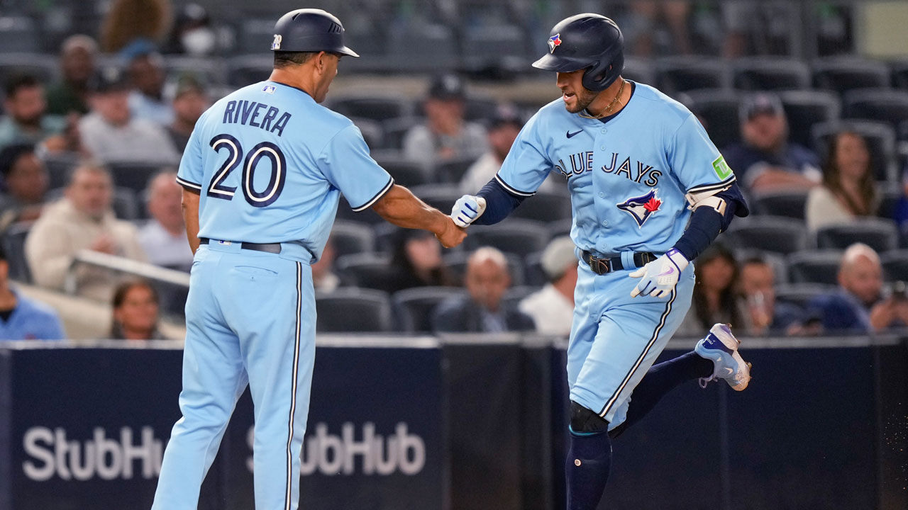Blue Jays hit three home runs in series-opening win over Yankees