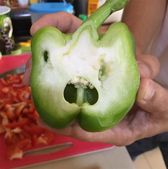 Bell pepper screaming in horror.