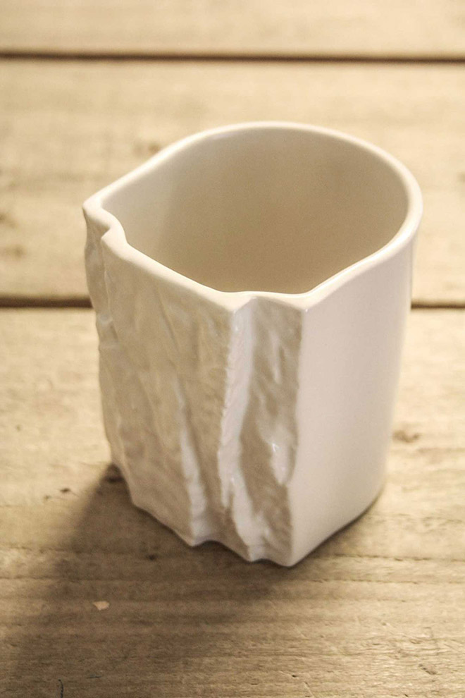 Pinch hold mug.