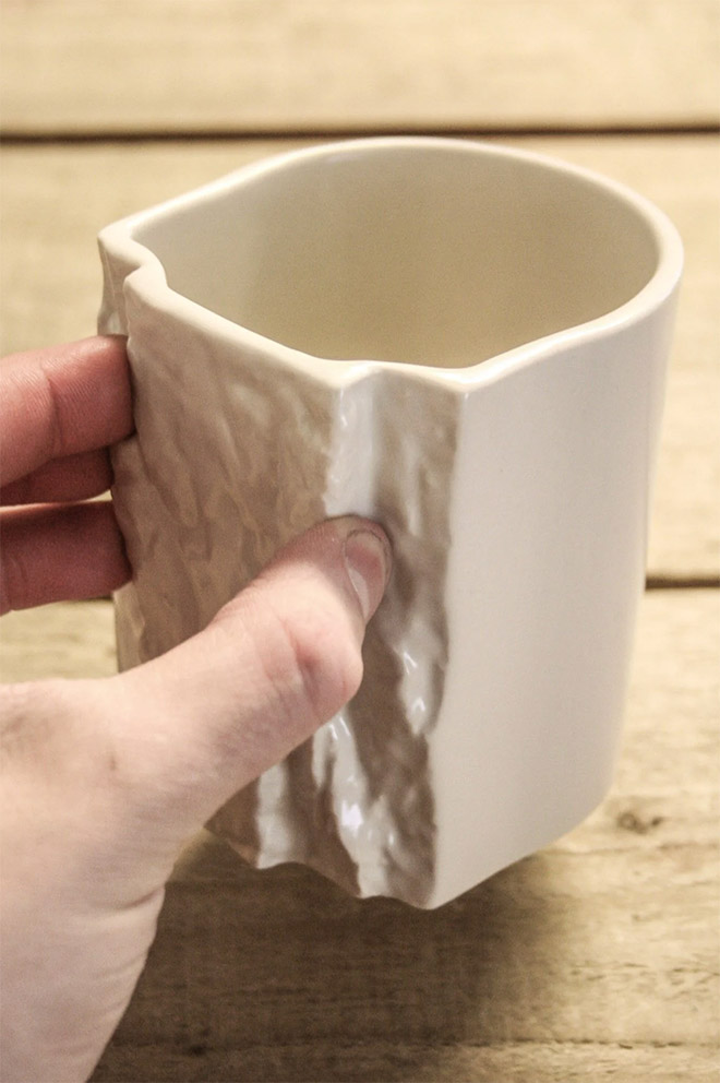 Pinch hold mug.