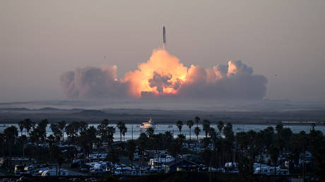 Second launch of SpaceX rocket ends in explosion (VIDEO)