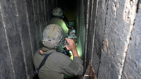 Israel mulls flooding Hamas tunnels – WSJ
