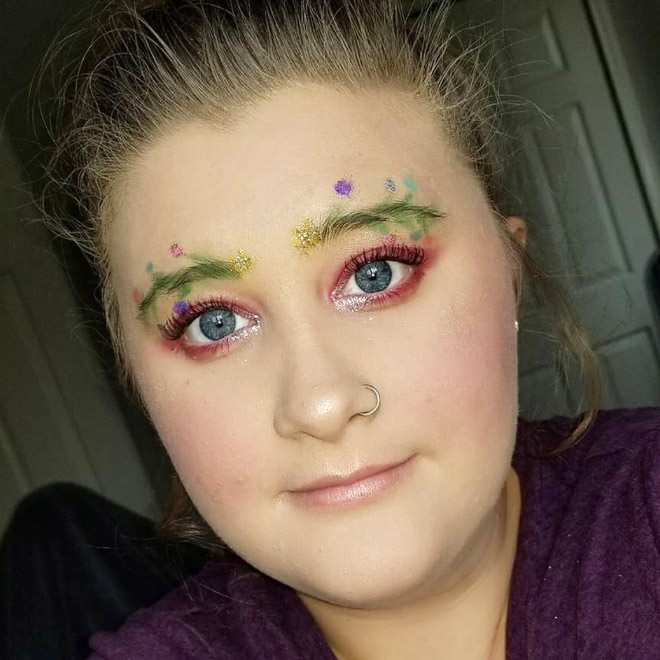 Christmas tree eyebrows.