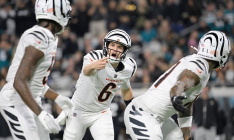 Jake Browning heroics help Bengals beat Jags as Lawrence limps off