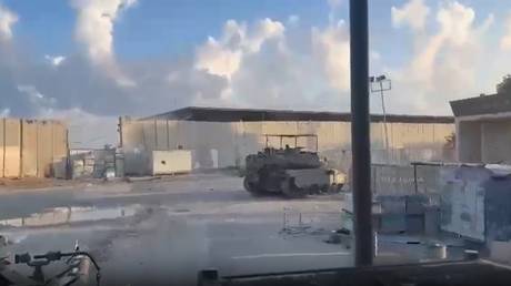 Israeli tanks enter Rafah (VIDEO)