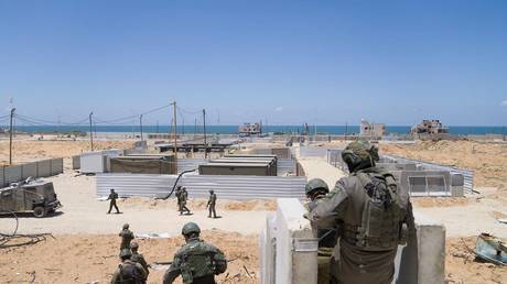 US completes aid pier at Gaza beach