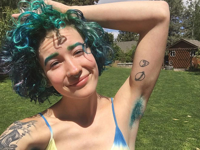 Dyed armpits.