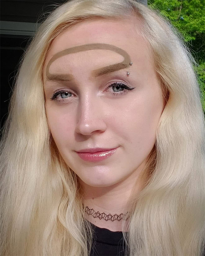 Halo eyebrows.