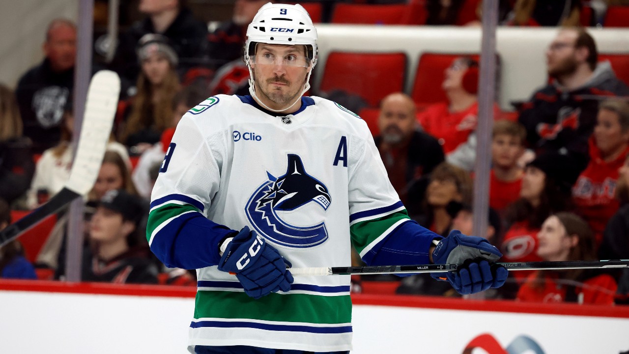 Canucks looking to trade Miller, Pettersson wants to stay