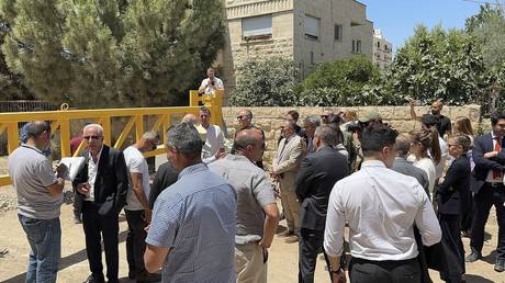 Israeli army fires ‘warning shots’ at foreign diplomats (VIDEOS)