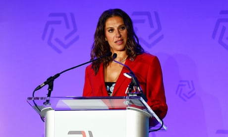 Carli Lloyd apologizes to former USWNT teammates for being ‘emotionless machine’