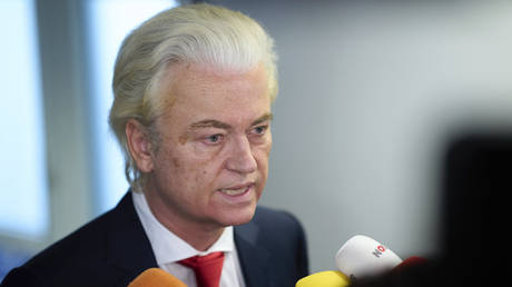 Dutch government collapses over migration dispute