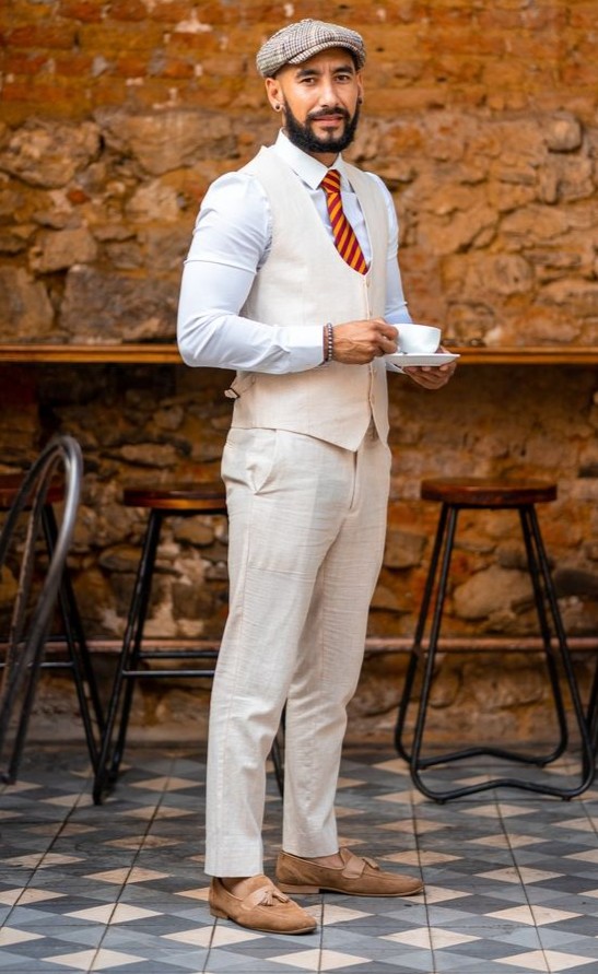 Office Wear With Flat Cap