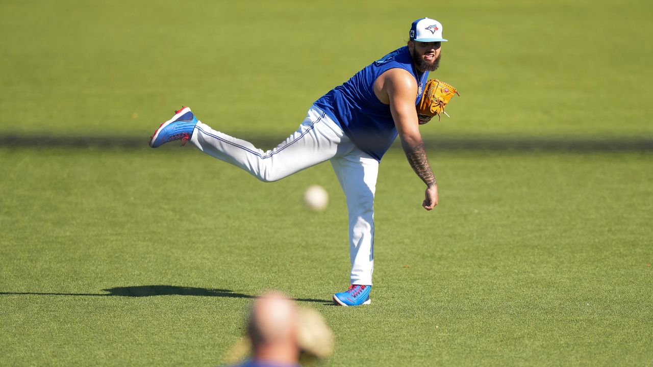 Manoah grateful for baseball as rehab pushes him closer to Blue Jays