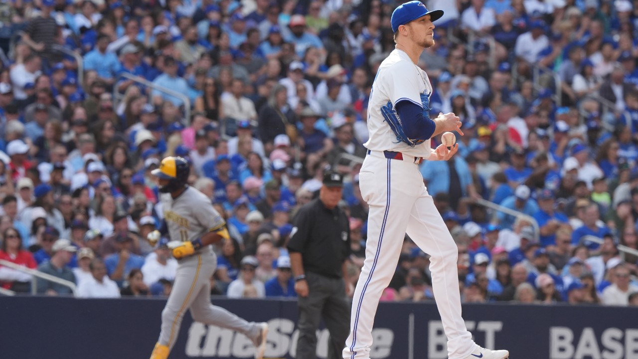 Hoffman gives up back-to-back ninth inning homers as Blue Jays fall to Brewers
