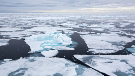 China to test Arctic express route to Europe