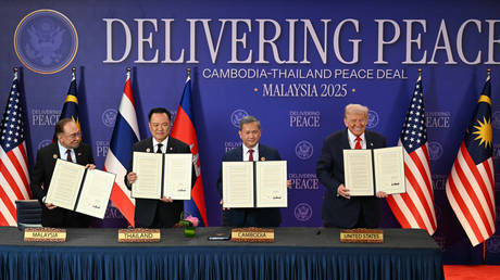 Thailand and Cambodia ink ceasefire deal (VIDEO)
