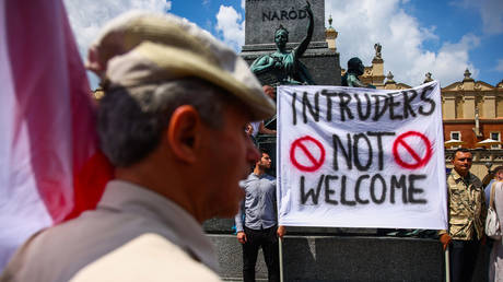 Germany and Poland want Ukrainians out – Politico