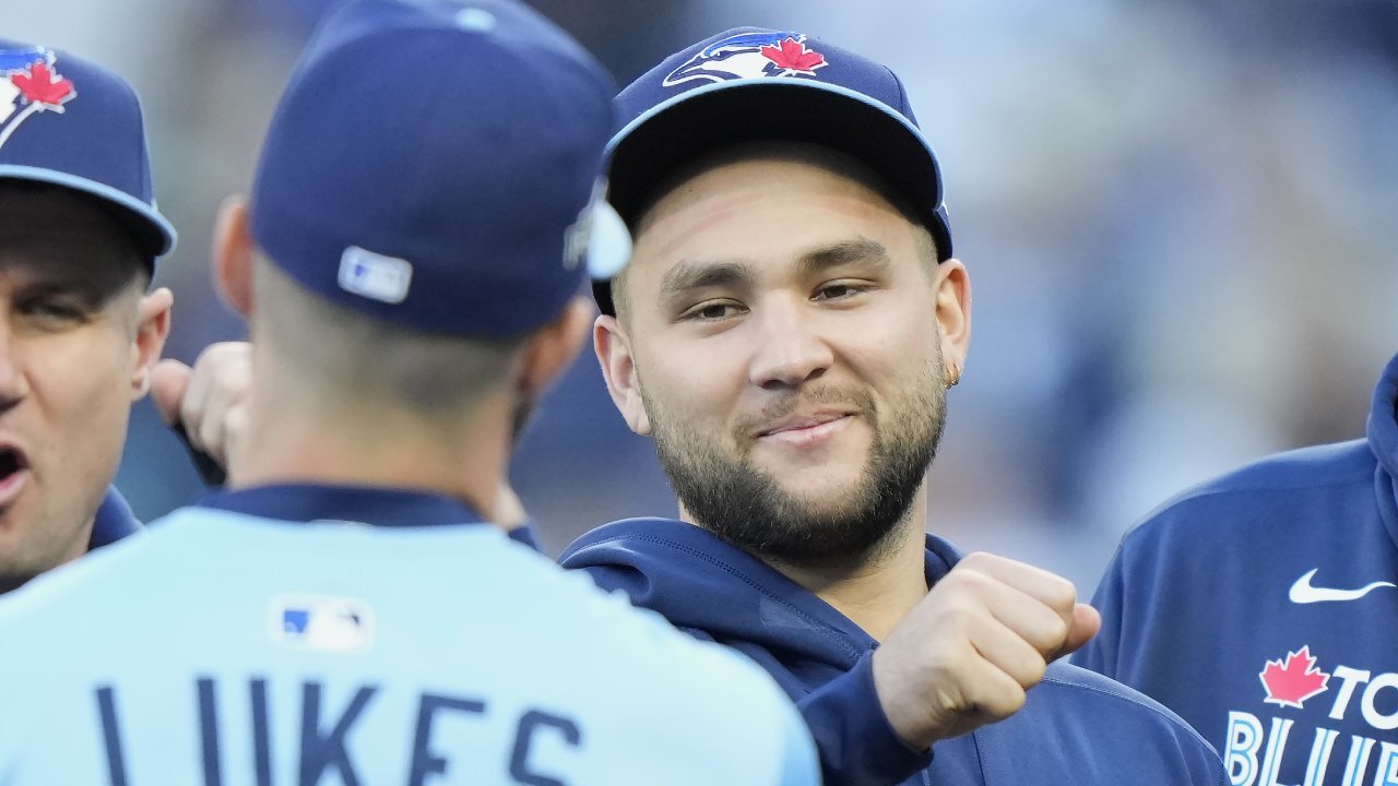 Martinez: If Bichette is on World Series roster, ‘he has to play every day’