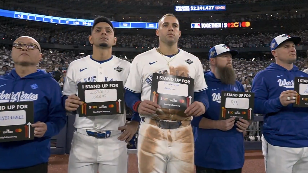 Blue Jays and Dodgers take moment to Stand Up To Cancer in Game 2