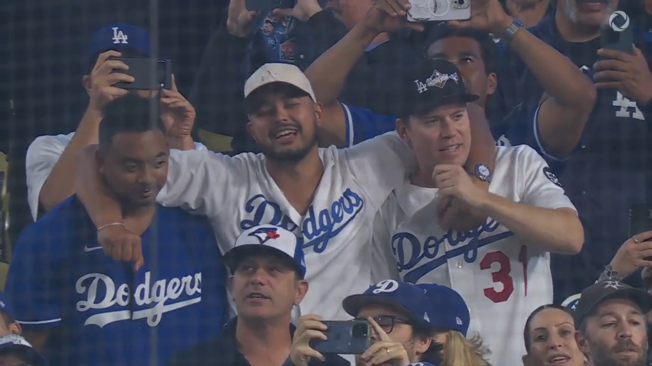 Fans enjoy 14th-inning stretch during Blue Jays-Dodgers thriller